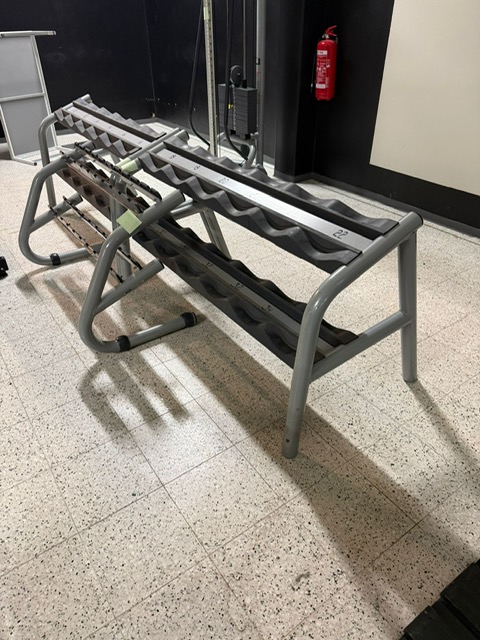 Technogym käsipainotelineet