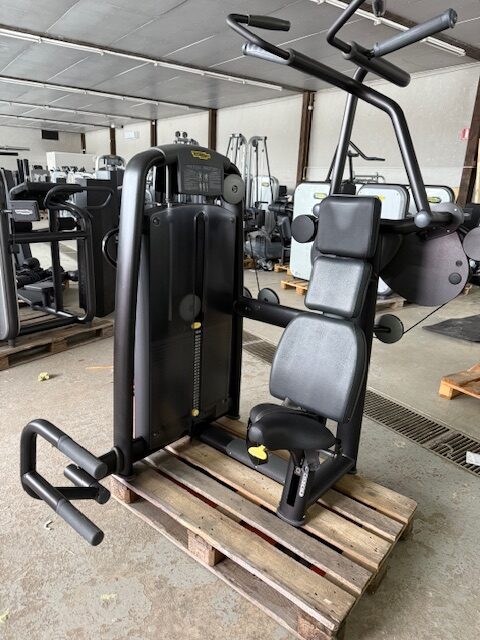 Technogym vertical traction