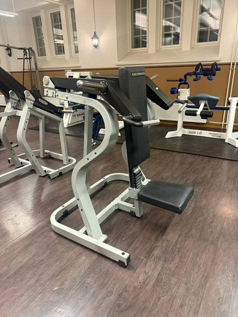 Technogym pure shoulder press