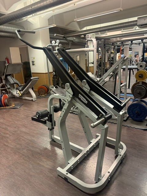 Technogym pure pull down