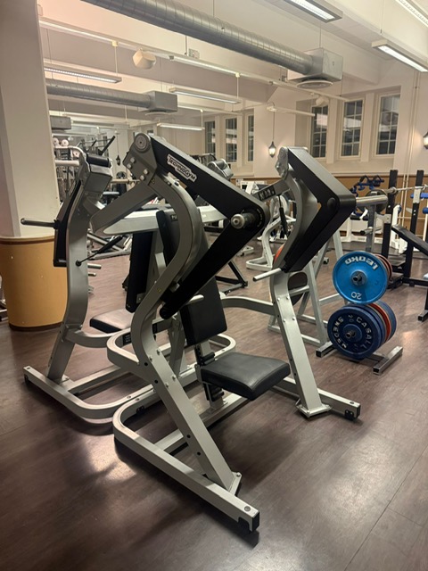 Technogym pure incline chest press